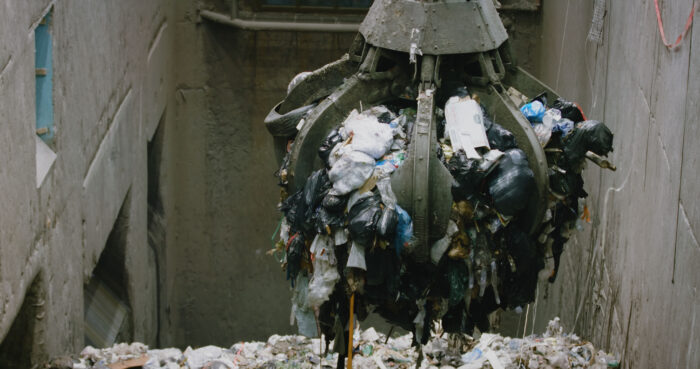 PlusRienNestEgalParAilleurs_10302006_72dpi